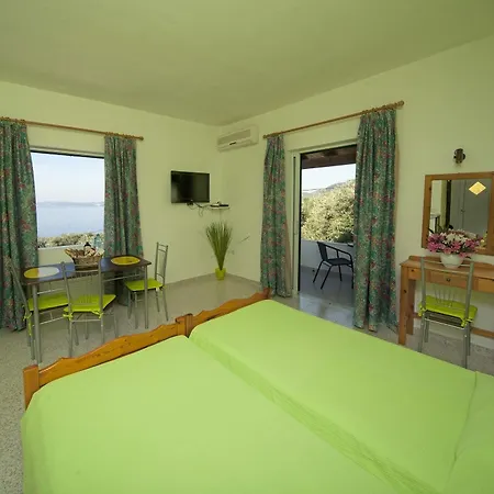 Crystal Blue Hotel, 3* 巴尔巴蒂