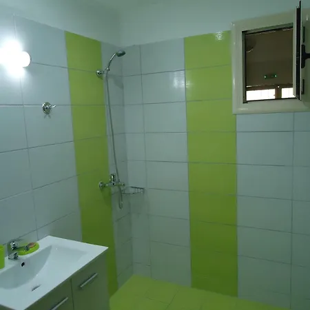 Crystal Blue Hotel, 3* 巴尔巴蒂