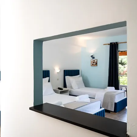 Crystal Blue Hotel, 3* 巴尔巴蒂