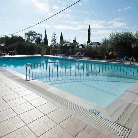 Crystal Blue Hotel, 公寓式酒店 3*