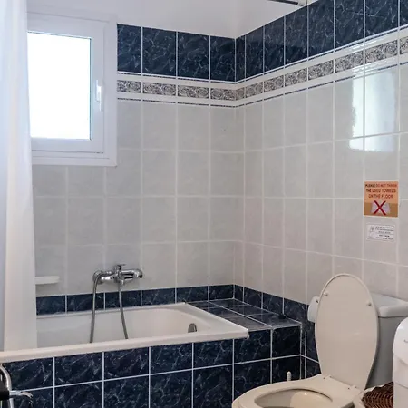 Crystal Blue Hotel, 3* Μπαρμπάτι